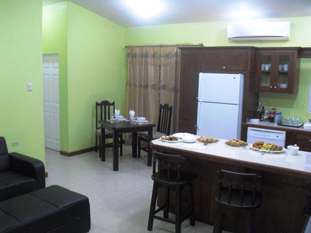 Piarco Village Suites ภายนอก รูปภาพ