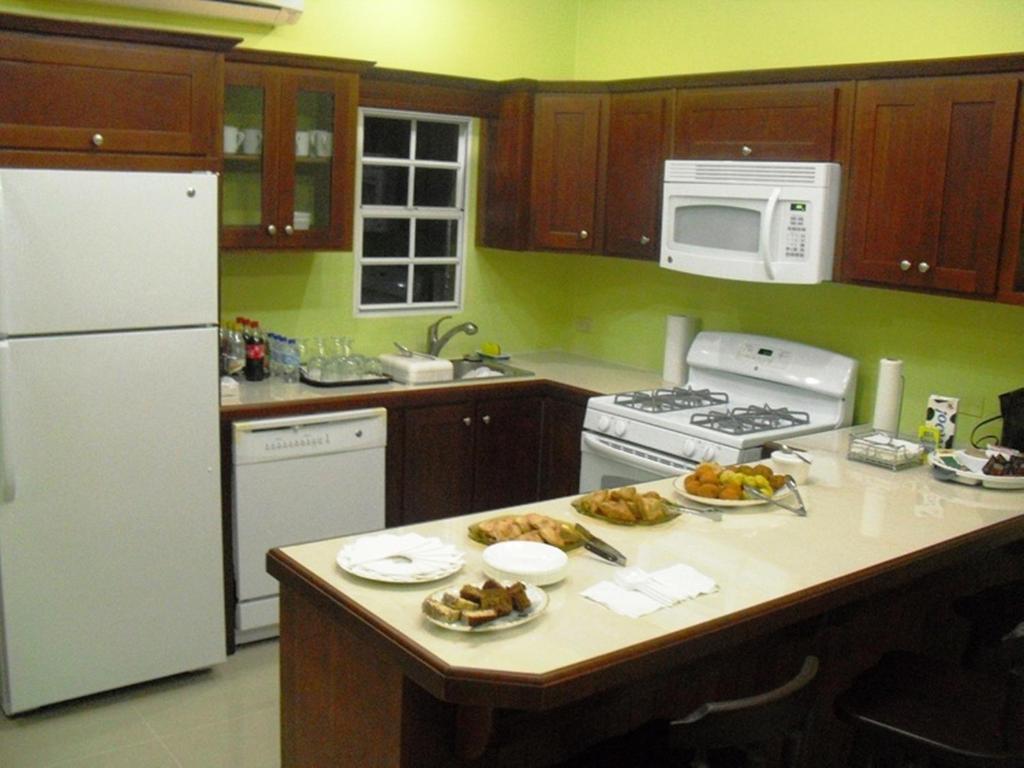 Piarco Village Suites ภายนอก รูปภาพ