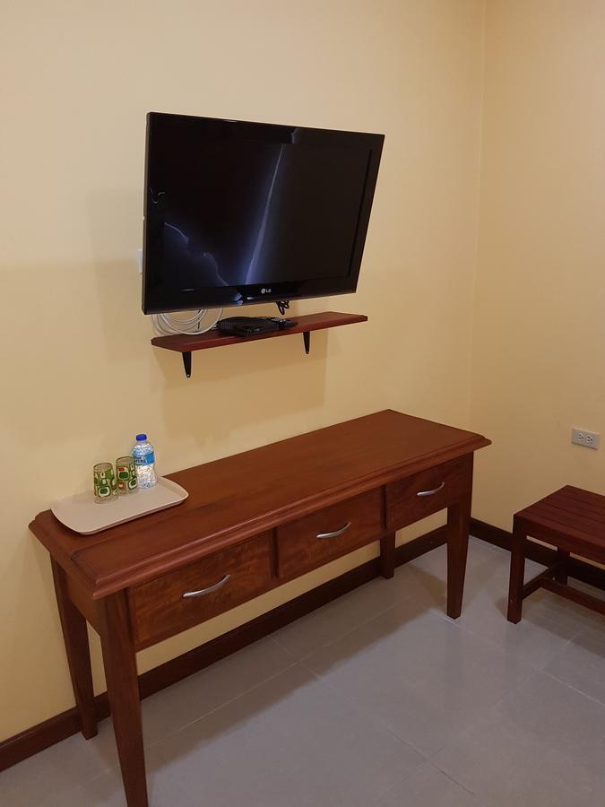 Piarco Village Suites ภายนอก รูปภาพ
