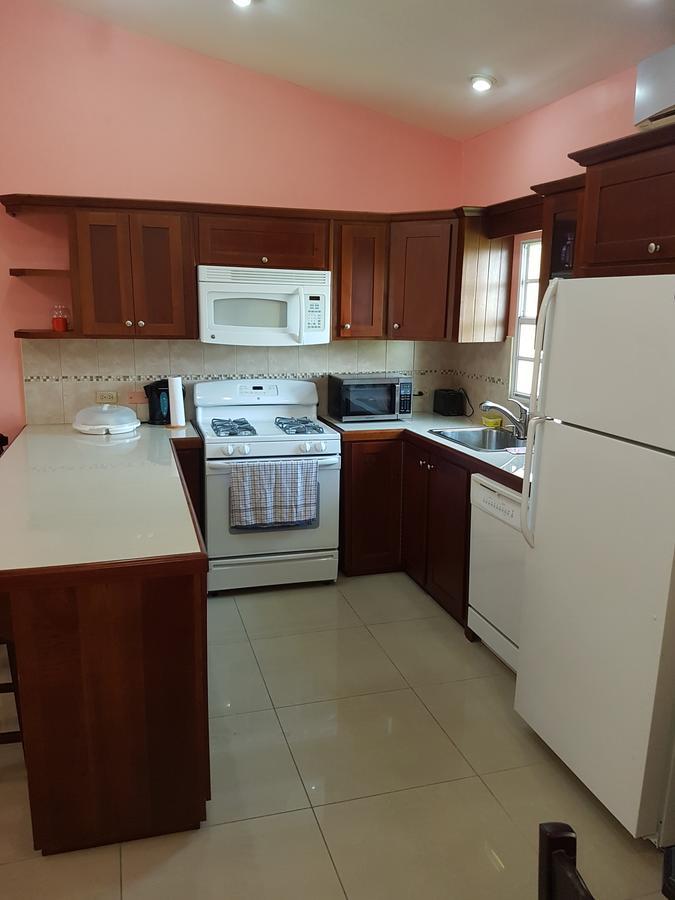 Piarco Village Suites ภายนอก รูปภาพ