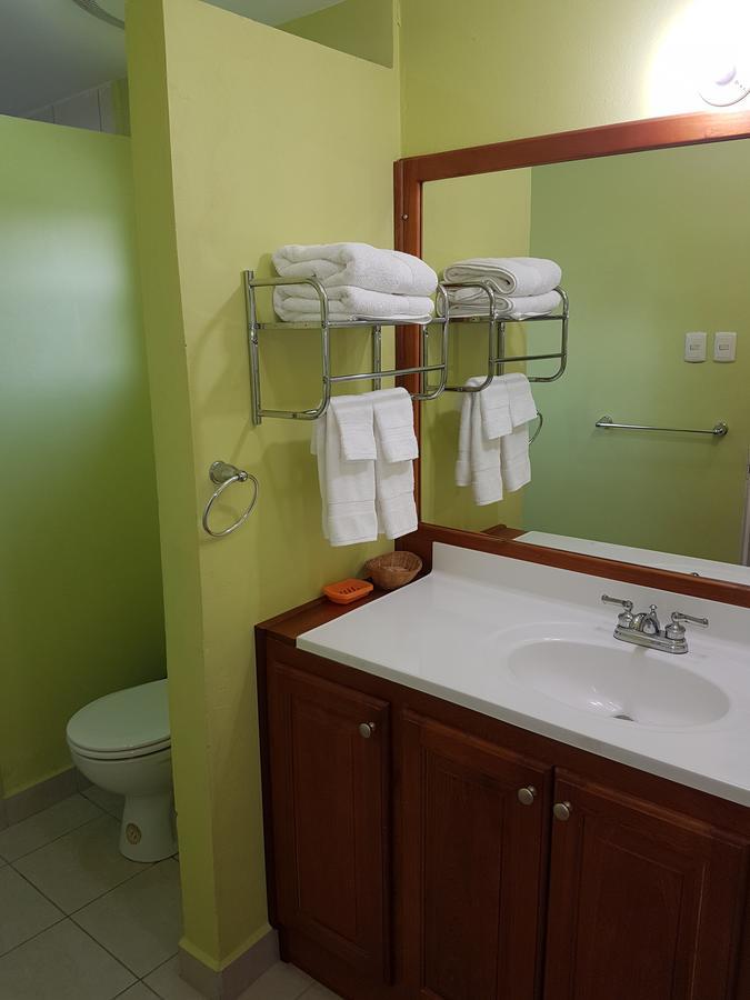 Piarco Village Suites ภายนอก รูปภาพ