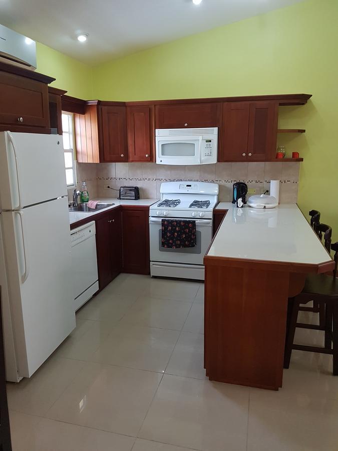 Piarco Village Suites ภายนอก รูปภาพ