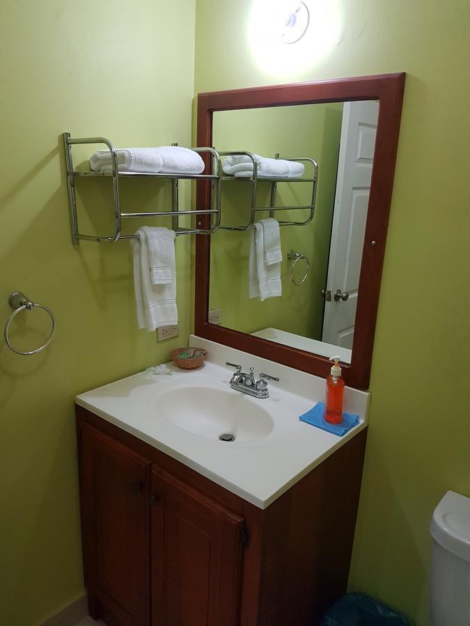 Piarco Village Suites ภายนอก รูปภาพ