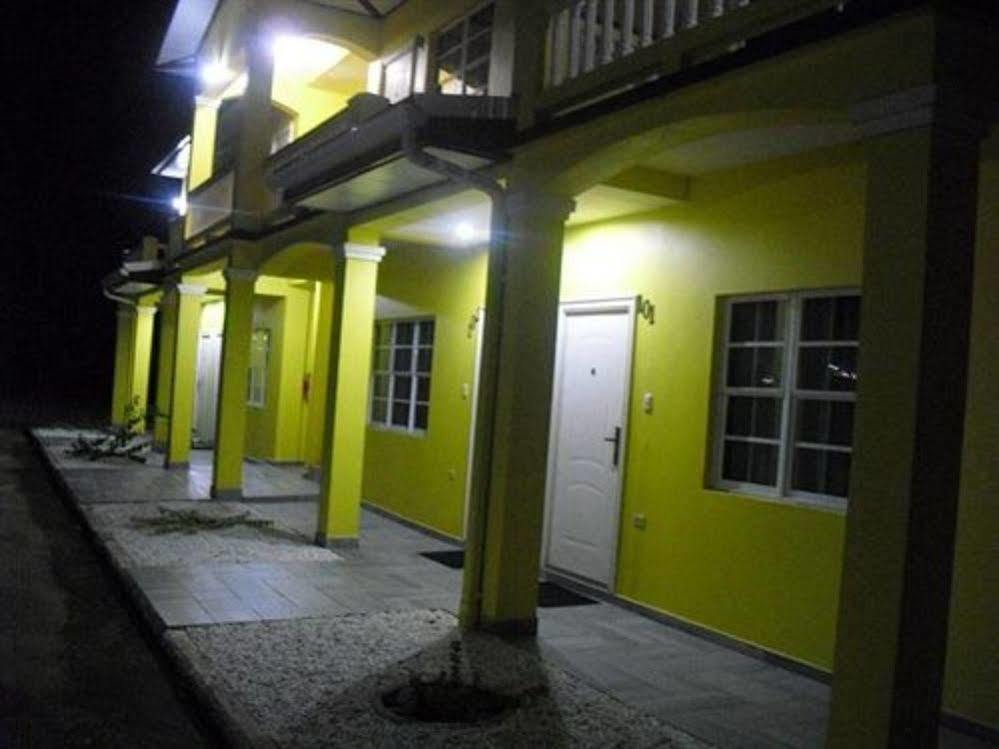 Piarco Village Suites ภายนอก รูปภาพ